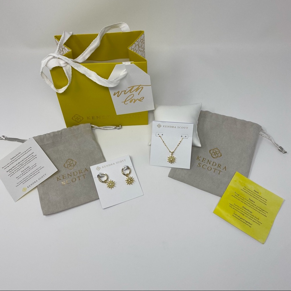 KENDRA SCOTT STAR CHARM NECKLACE AND EARRING SET